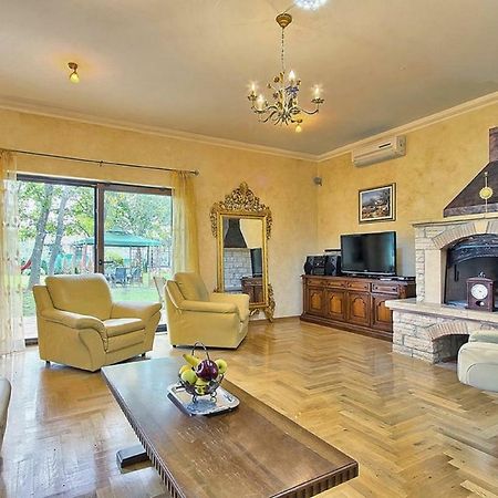 Holiday Home Sarita Šišan Bagian luar foto