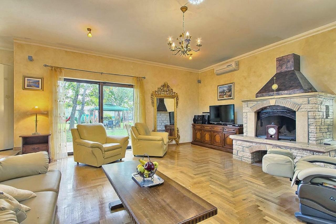 Holiday Home Sarita Šišan Bagian luar foto