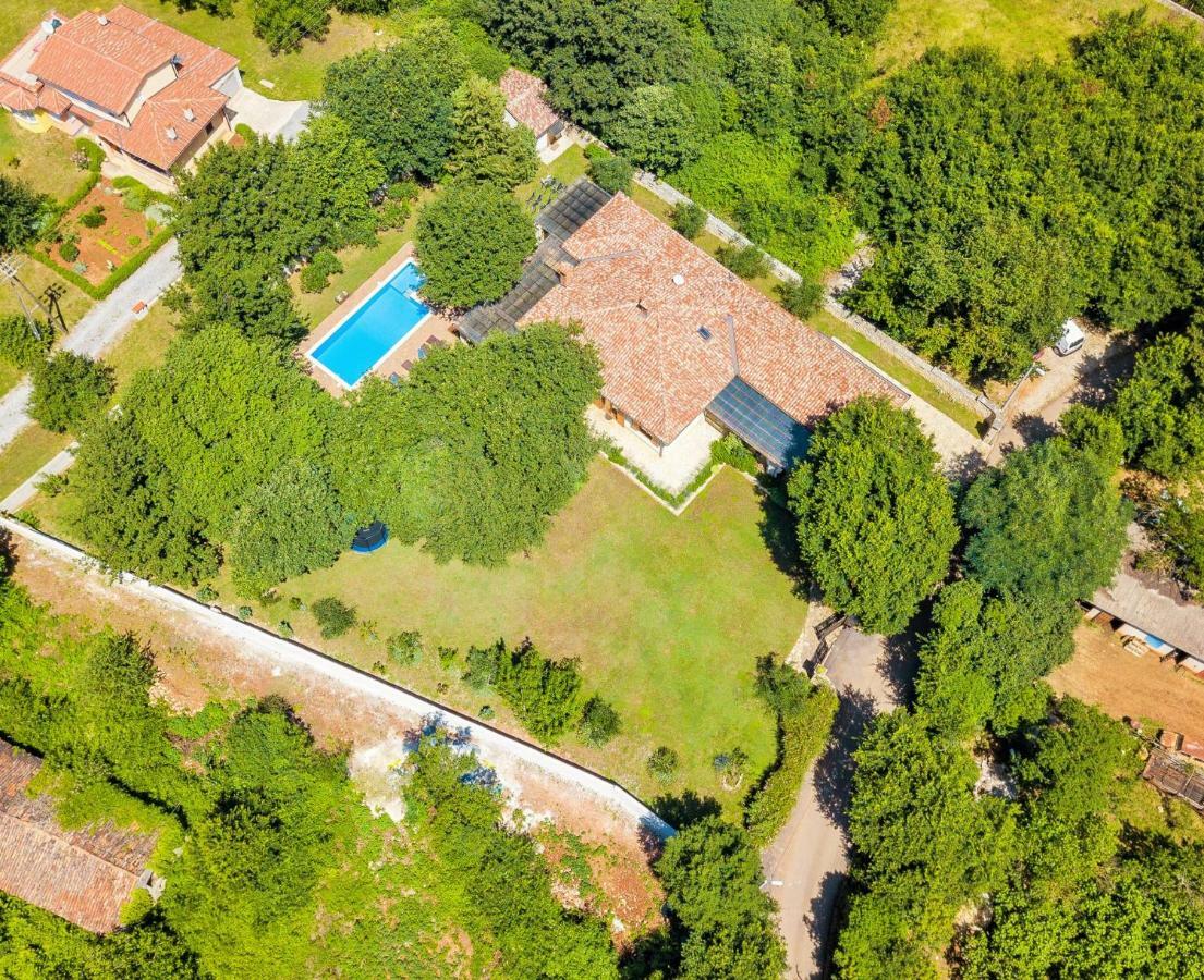 Holiday Home Sarita Šišan Bagian luar foto
