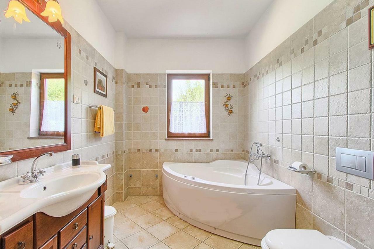 Holiday Home Sarita Šišan Bagian luar foto