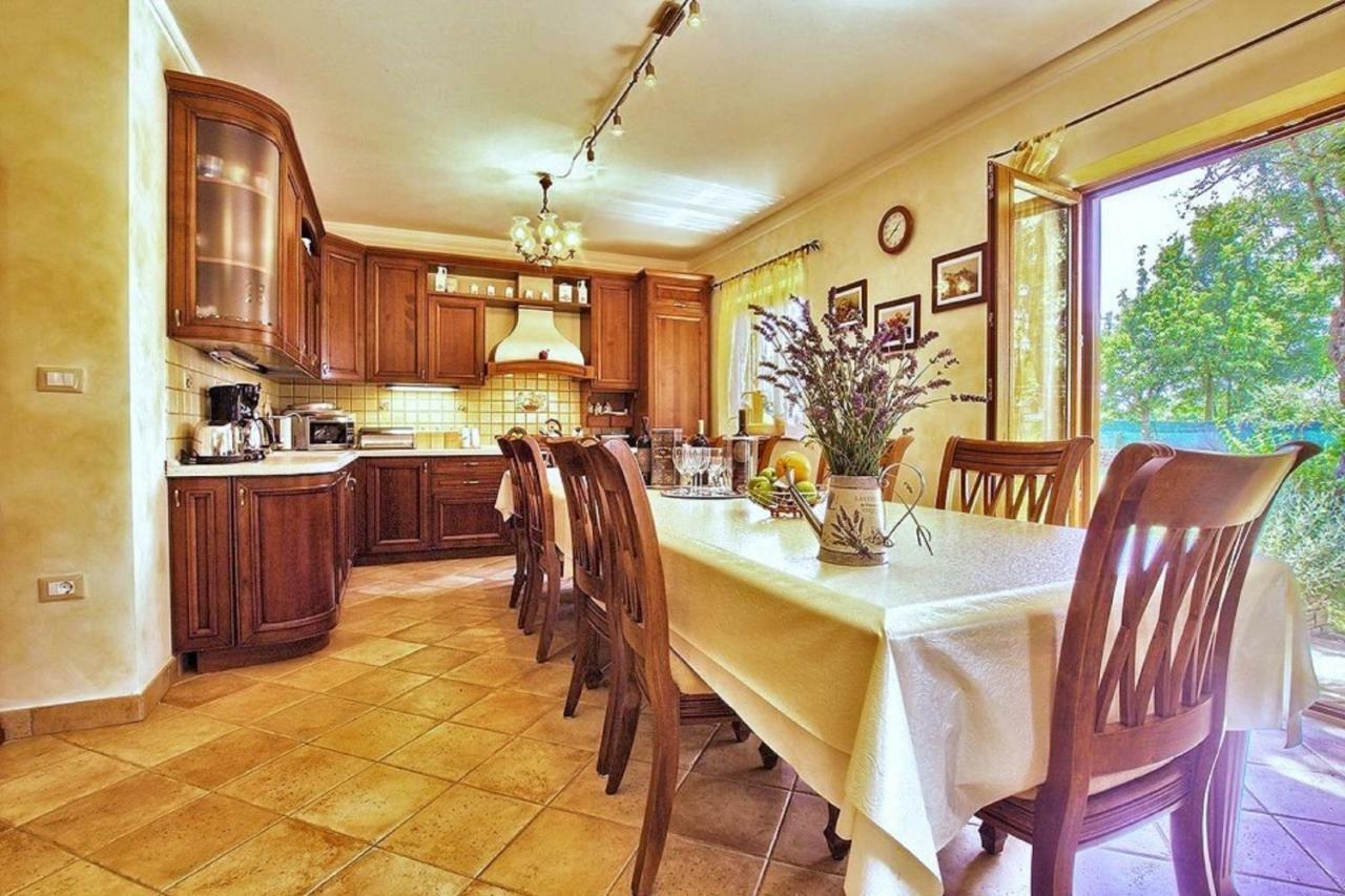 Holiday Home Sarita Šišan Bagian luar foto