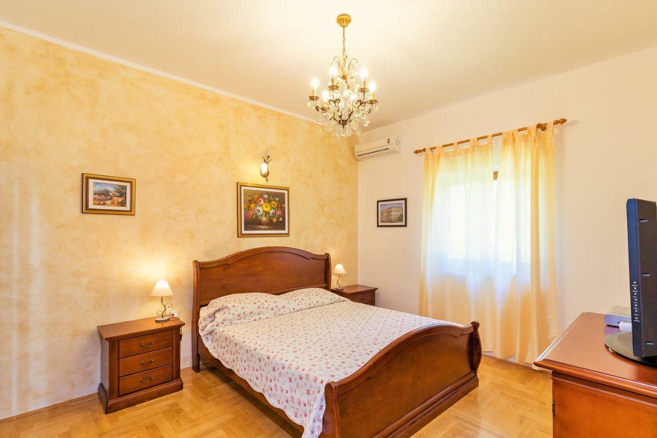 Holiday Home Sarita Šišan Bagian luar foto