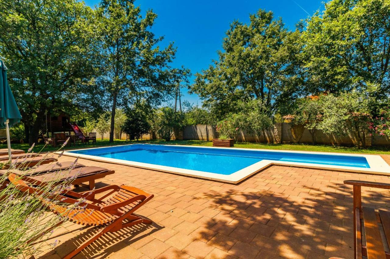 Holiday Home Sarita Šišan Bagian luar foto