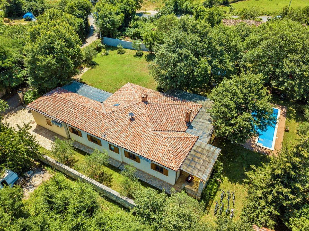Holiday Home Sarita Šišan Bagian luar foto